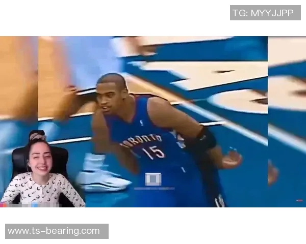 当足球明星在赛场外被粉丝亲吻的温馨瞬间与背后的故事 当足球明星在赛场外被粉丝亲吻的温馨瞬间与背后的故事