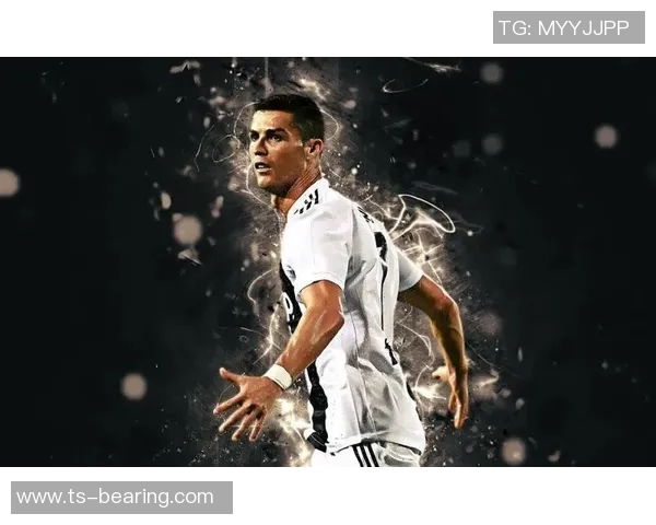 足球明星C罗墙纸设计灵感与家居装饰完美结合的创意探索