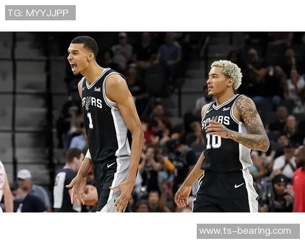 12月23日火箭对阵马刺精彩比赛录像回放全程回顾与分析 12月23日火箭对阵马刺精彩比赛录像回放全程回顾与分析