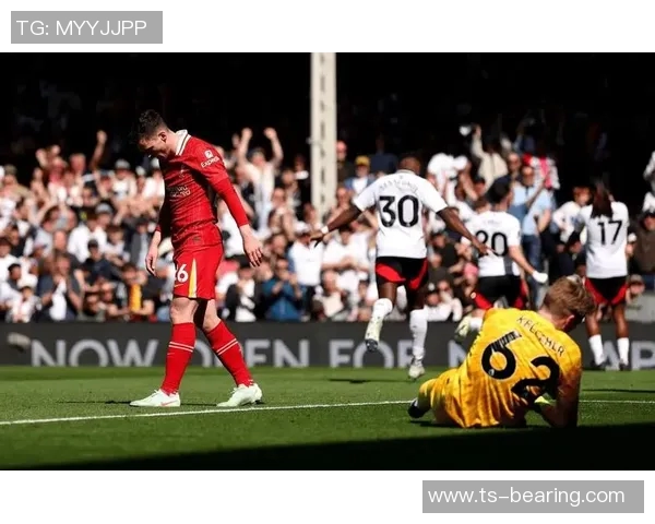 利物浦与富勒姆激战正酣比分揭晓引发球迷热议 利物浦与富勒姆激战正酣比分揭晓引发球迷热议