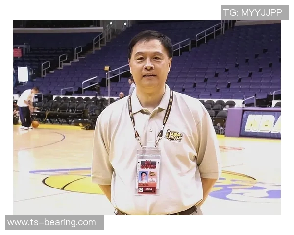 篮球场上的传奇人生：从平凡少年到全球瞩目的篮球明星之路